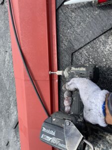 草津市にて行った屋根塗装・外壁塗装　棟の釘打ち直し
