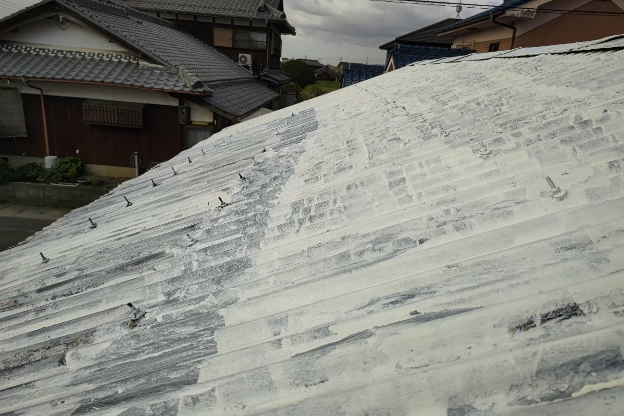 滋賀県守山市にて雨樋修理・屋根塗装 施工前